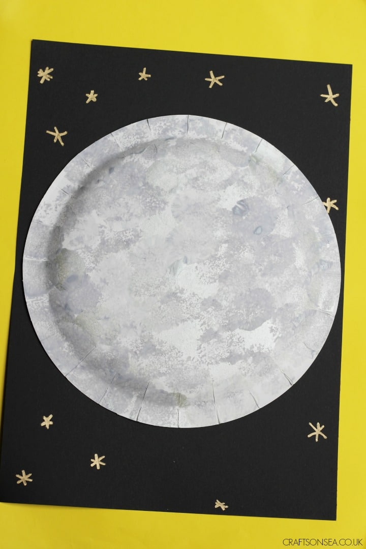 Pom-Pom Printed Moon Craft